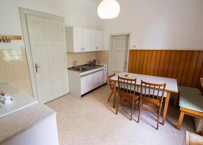 Appartement Socialist Experience In The Center